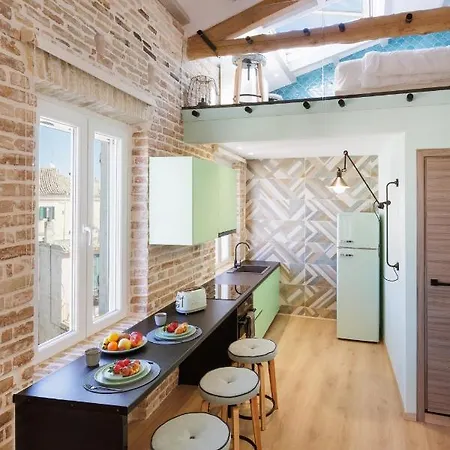 Vailato Loft Apartment *